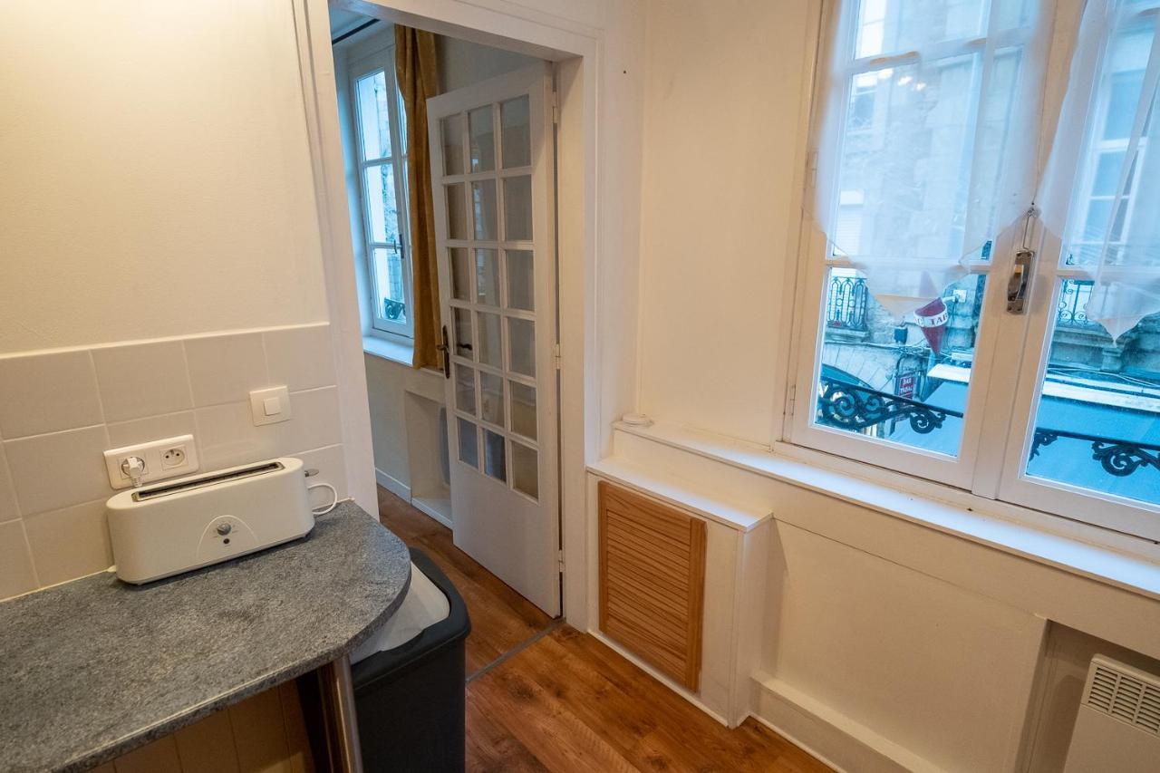 Appartement Place Des Cordeliers ดีน็อง ภายนอก รูปภาพ