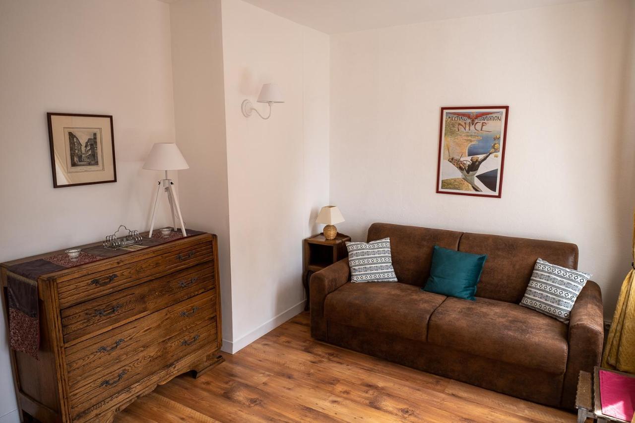 Appartement Place Des Cordeliers ดีน็อง ภายนอก รูปภาพ